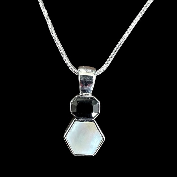 Elegant LIA SOPHIA Silver, Onyx, Opal Necklace and Earring Set - NWOT - Picture 5 of 6